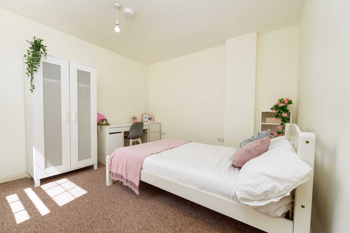 3 The Courtyard - Individual Rooms Image 3
